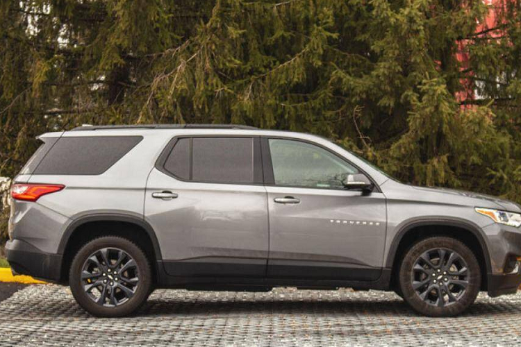 Chevrolet Traverse 2020 (khởi điểm: 29.800 USD, số chỗ ngồi tối đa: 8)