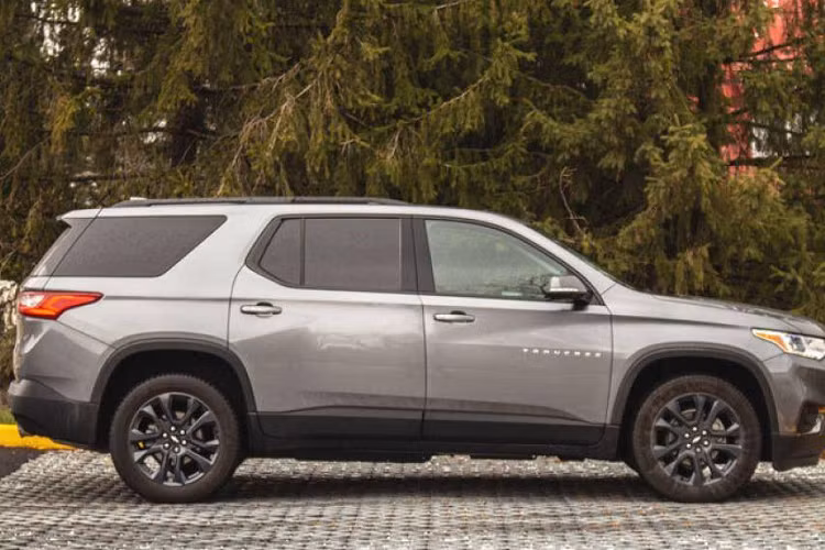 Chevrolet Traverse 2020 (khởi điểm: 29.800 USD, số chỗ ngồi tối đa: 8)