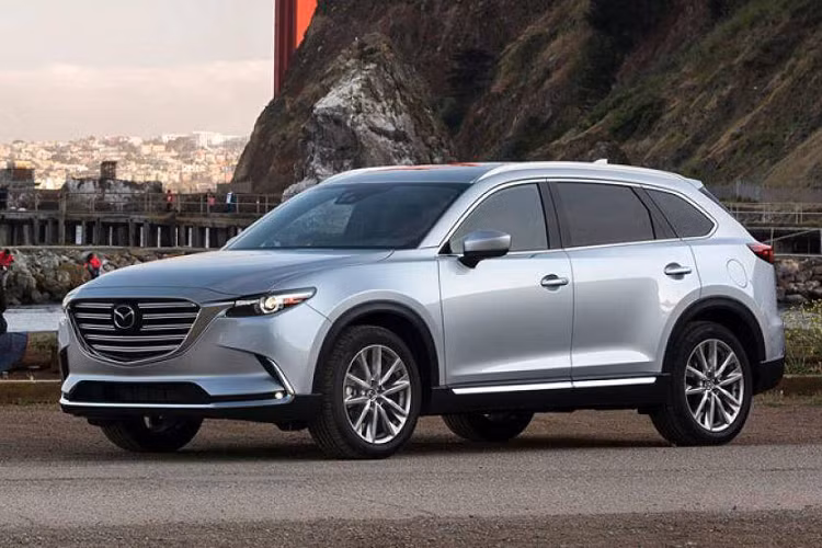Mazda CX-9 2020 (giá khởi điểm: 33.890 USD, số chỗ ngồi tối đa: 7)