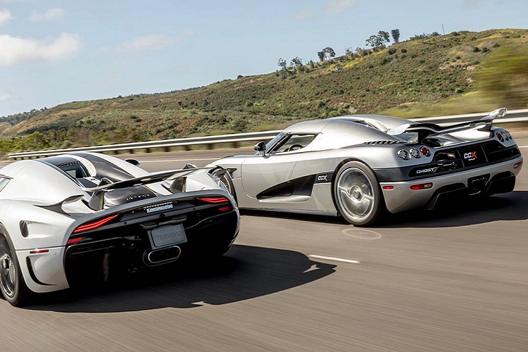 Koenigsegg Agera RS được trang bị động cơ V8 tăng áp kép, dung tích 5.0 lít, tạo công suất 1.160 mã lực và có thể lên đến 1.340 mã lực nếu được trang bị gói nâng cấp 1-megawatt. Koenigsegg Agera RS có khả năng tăng tốc 0-100 km/h trong 2,8 giây và đạt vận tốc tối đa 447,19 km/h, sử dụng hệ dẫn động bánh sau và hộp số 7 cấp, ly hợp kép.