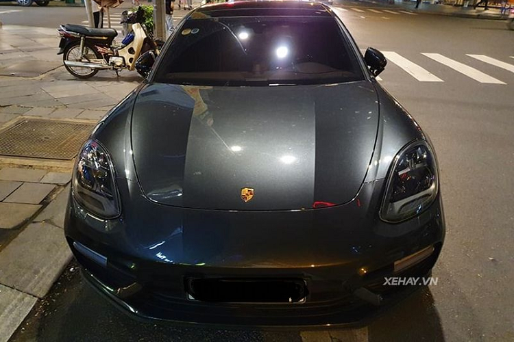 Với các trang bị tùy chọn hiện đại kể trên, giá xe Porsche Panamera Turbo nhập khẩu chính hãng này được đồn đoán có trị lên tới 12 tỷ đồng, nhỉnh hơn giá bán phiên bản tiêu chuẩn khoảng 2 tỷ đồng (ở thời điểm về nước).