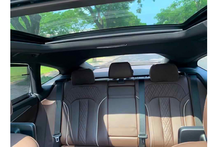 Ra đời từ năm 2017, BMW 6-Series Gran Turismo (G32) có nhiệm vụ thay thế cho mẫu 5-Series GT vốn là một biến thể Gran Turismo của dòng 5 Series đã bị hãng xe Đức khai tử vì doanh số thấp. So với BMW 5-Series GT, 6-Series GT mang phong cách thiết kế cân đối và hài hoà hơn về mặt tổng thể theo phong cách “Fastback’’.