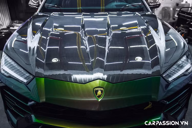 Bề mặt của VLS07 được CNC một cách tinh xảo và phủ một lớp sơn bóng để bảo vệ, viền mâm sơn đen. Khác biệt với các bộ mâm 1 mảnh thông thường, những bộ mâm 3 mảnh tuy có khối lượng nhỉnh hơn đôi chút nhưng bù lại sẽ só được nhiều mẫu thiết kế độc đáo hơn.