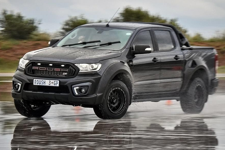 Giá bán của gói nâng cấp Roush là 12.750 USD. Trong khi đó giá xe Ford Ranger Roush 4x2, giá bán sẽ là 36.860 USD.
