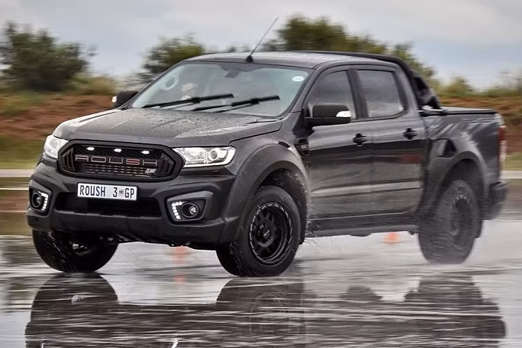 Giá bán của gói nâng cấp Roush là 12.750 USD. Trong khi đó giá xe Ford Ranger Roush 4x2, giá bán sẽ là 36.860 USD.