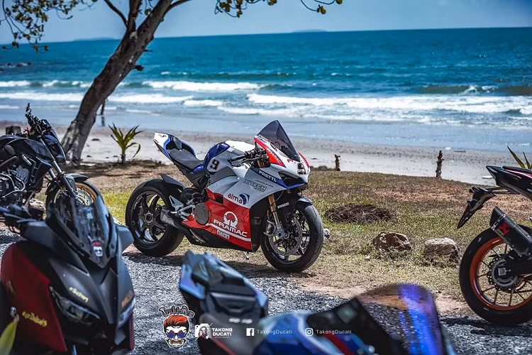  Siêu môtô Ducati Panigale V4 đã là một trong những mẫu Sport bike mạnh mẽ và sở hữu thiết kế đẹp nhất thế giới hiện nay. 