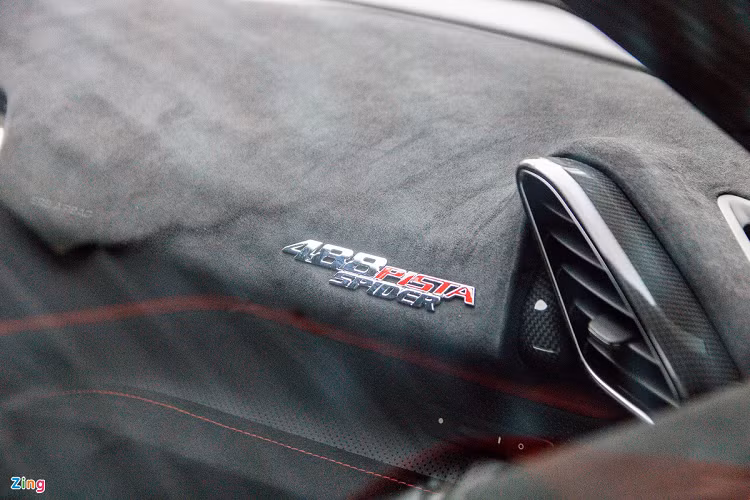 Tương tự thiết kế, các công nghệ hỗ trợ của 488 Pista Spider được thừa hưởng từ xe đua như hệ thống kiểm soát trượt ngang thế hệ thứ 6, E-Diff3, F1-Trac, hệ thống treo điện từ SCM và hệ thống cải tiến động học FDE. Những công nghệ này mang đến trải nghiệm lái phấn khích hơn.