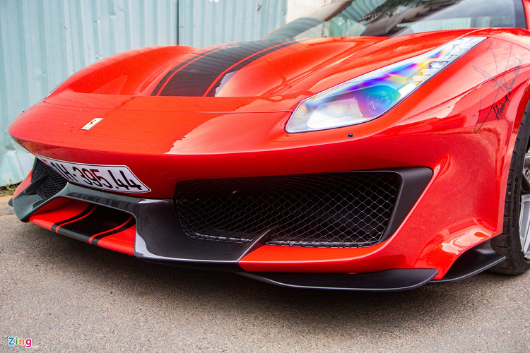 Với sức mạnh và công nghệ hỗ trợ, 488 Pista Spider có thể tăng tốc 0-100 km/h trong 2,85 giây, vận tốc tối đa ở mức 340 km/h. 