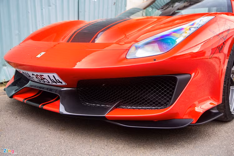 Với sức mạnh và công nghệ hỗ trợ, 488 Pista Spider có thể tăng tốc 0-100 km/h trong 2,85 giây, vận tốc tối đa ở mức 340 km/h. 