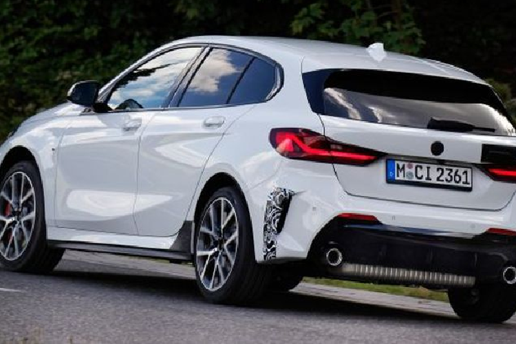 So sánh với chiếc 1 Series cao cấp nhất, M135i có công suất 302 mã lực và mô-men xoắn cực đại 450Nm, còn chiếc Golf GTI có 242 mã lực và 370Nm, cả hai chiếc xe này đều sử dụng động cơ tăng áp 2.0L 4 xi-lanh.