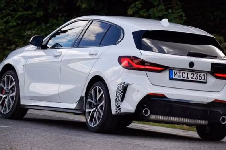 So sánh với chiếc 1 Series cao cấp nhất, M135i có công suất 302 mã lực và mô-men xoắn cực đại 450Nm, còn chiếc Golf GTI có 242 mã lực và 370Nm, cả hai chiếc xe này đều sử dụng động cơ tăng áp 2.0L 4 xi-lanh.