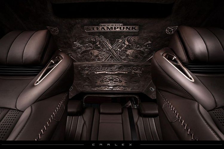 Giữ nguyên thiết kế ban đầu, Carlex Design chỉ can thiệp vào những trang bị xa xỉ trên xe. Bộ ghế da nguyên bản đã được thay thế bằng bộ ghế mới, điệu đà và ma mị hơn.