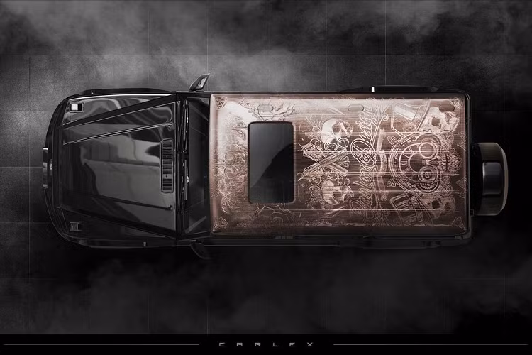 Steampunk là phong cách mang đậm giá trị của sự huyền bí và có phần hoang dại. Đáng chú ý là logo nhà độ Carlex Design to bản ở đầu xe