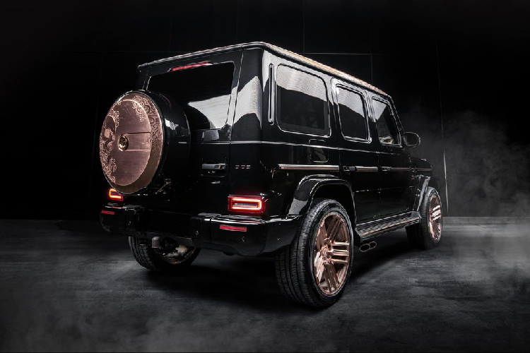 Đúng với phong cách Steampunk truyền thống, bản độ Mercedes-AMG G63 Carlex Design mới đã thổi một làn gió hoàn toàn mới cho mẫu SUV nước Đức này với rất nhiều sự thay đổi đáng giá.