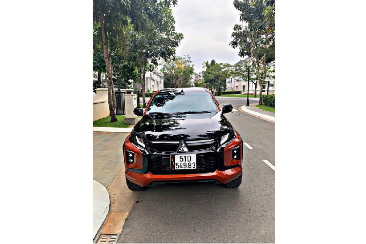 Theo chia sẻ của chủ nhân chiếc Mitsubishi Triton độ độc này, anh tiến hành quá trình độ lại chiếc xe của mình chỉ sau đúng 39 km vận hành kể từ khi mua từ đại lý. Xe được độ tại một xưởng tư nhân ở TP HCM với khoảng thời gian chỉ 1,5 ngày làm việc.