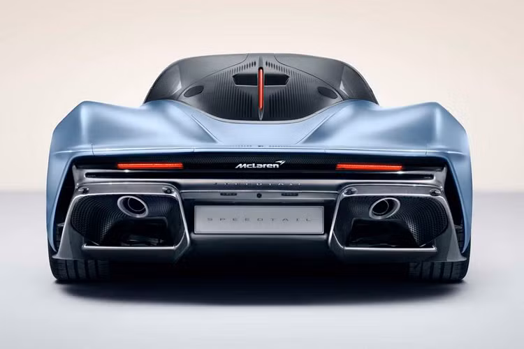 Động cơ điện còn lại mạnh 308 mã lực, sử dụng công nghệ tương tự như trên xe đua Công thức E. Động cơ trên lấy năng lượng từ bộ pin 1.6kWh "cực kỳ nhỏ gọn", có mật độ năng lượng lớn gấp bốn lần so với bộ pin của McLaren P1 và được cho là mang lại "tỷ lệ năng lượng/trọng lượng tốt nhất của bất kỳ pin điện áp cao nào có sẵn ngày nay ".