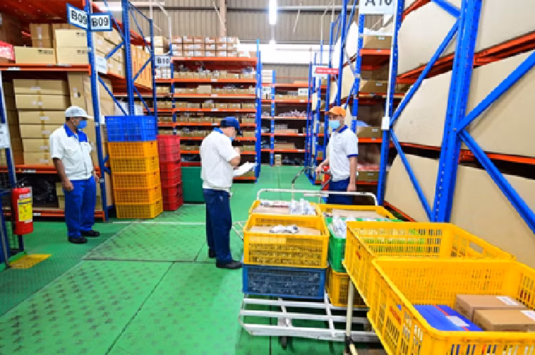 Suzuki noi gi ve tin don xe Ertiga loi va thieu phu tung?