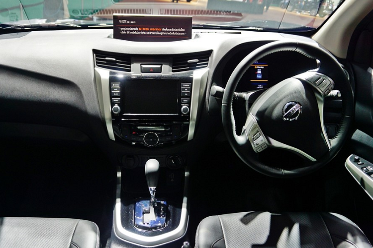 Sức mạnh của xe đến từ khối động cơ turbodiesel 2.5L, sản sinh công suất 163 - 190 mã lực tại máy 3.600 vòng/phút và mômen xoắn cực đại 403 - 450 Nm tại tua máy 2.000 vòng/phút.