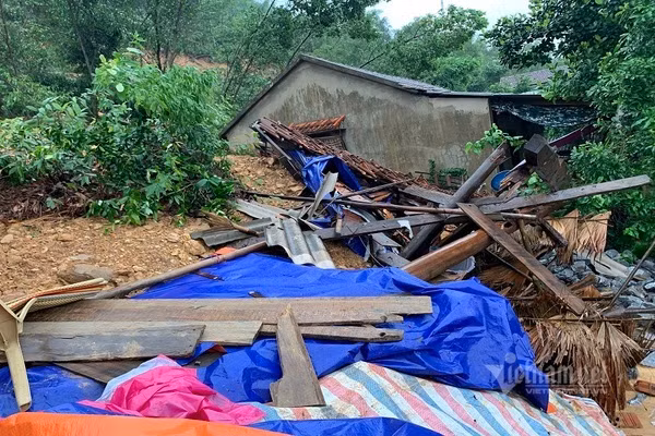 Lo nui o Quang Binh, kip thoi so tan khan cap tram dan ra ngoai-Hinh-2