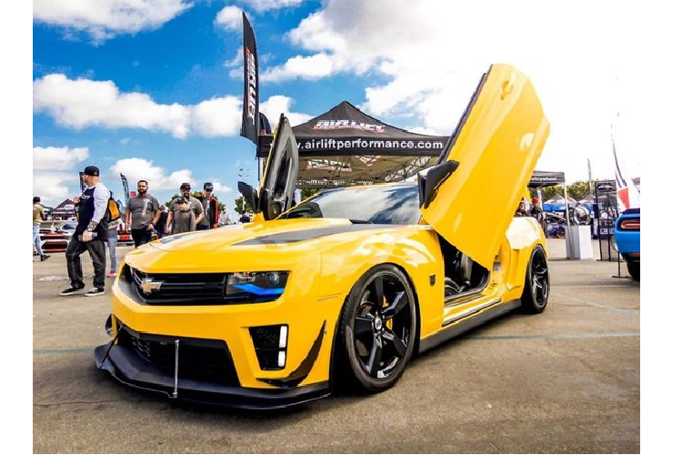 Vậy điều gì đã tạo nên sự khác biệt trên phiên bản này? Nhân vật trung tâm của pha nâng cấp chính là bộ body kit MBYTE, đến từ một nhà độ Trung Quốc. Từng ăn nhập một cách hoàn hảo trên chiếc Maserati GranTurismo, bộ cánh này cũng cho thấy sự vừa vặn trên chiếc Camaro.