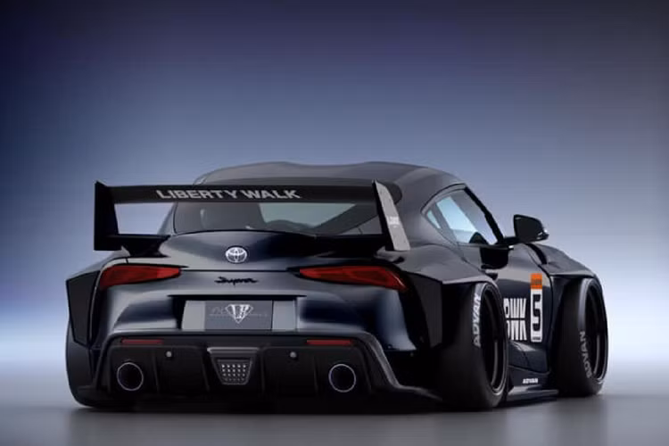 Nhưng hiện tại có khá nhiều hãng độ đã đẩy sức mạnh của GR Supra 2021 lên gần 1.000 mã lực từ khối động cơ B58 chia sẻ chung BMW Z4 M40i. Vì vậy khách hàng có thể dễ dàng tìm kiếm một garage có thể tạo ra sức mạnh phù hợp hơn với ngoại hình mới này.