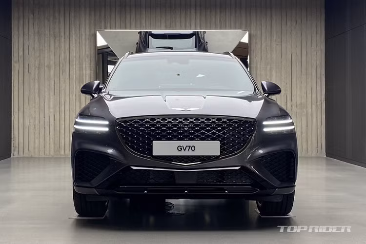 Cuối cùng là động cơ diesel Smartstream 4 xi-lanh, tăng áp, dung tích 2,2 lít dùng chung với mẫu sedan cỡ trung G80. Động cơ này sản sinh công suất tối đa 207 mã lực và mô-men xoắn cực đại 441 Nm.