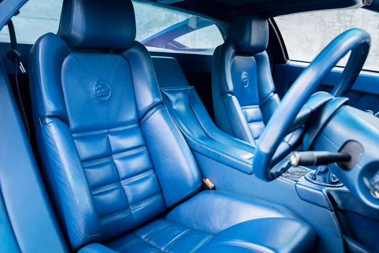 "Cha đẻ" của Cizeta V16T là ông Claudio Zampolli - người từng tham gia vào quá trình phát triển siêu xe Lamborghini Miura và thiết lập hệ thống đại lý Lamborghini tại Mỹ. Trong khi đó, thiết kế nguyên bản của siêu xe này do ông Marcelo Gandini - người tạo hình cho siêu xe Lamborghini Miura, Countach và phiên bản cuối cùng của Diablo - chấp bút. Riêng không gian bên trong Cizeta V16T lại do ông Bruno Paratelli - người chịu trách nhiệm cho nội thất của phần lớn siêu xe Lamborghini vào thời điểm đó - hoàn thiện.