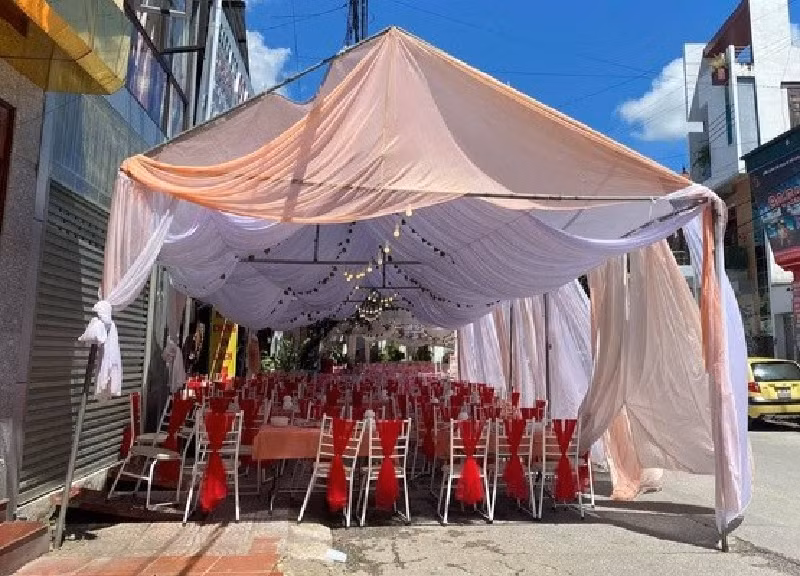 Nha hang bi 'bung' 350 mam co co kien duoc khach?-Hinh-2