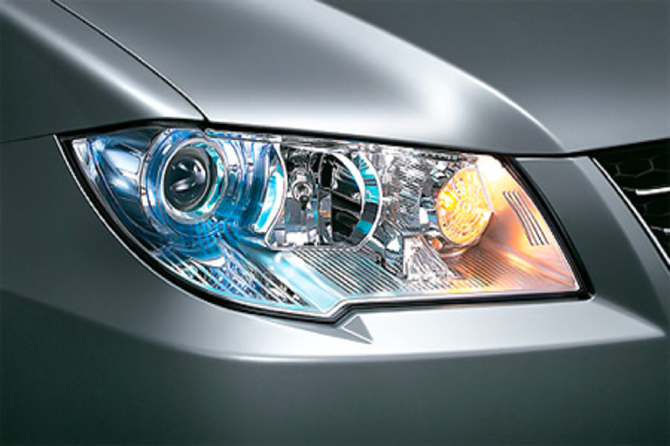 Hiện tại, giá xe Mitsubishi Lancer Fortis đời cũ hàng hiếm này đang được chủ nhân chào bán với mức “thách cưới” 345 triệu đồng, nằm trong tầm giá của một chiếc xe hạng A.