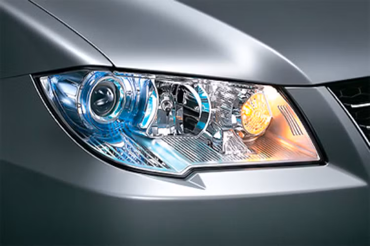 Hiện tại, giá xe Mitsubishi Lancer Fortis đời cũ hàng hiếm này đang được chủ nhân chào bán với mức “thách cưới” 345 triệu đồng, nằm trong tầm giá của một chiếc xe hạng A.