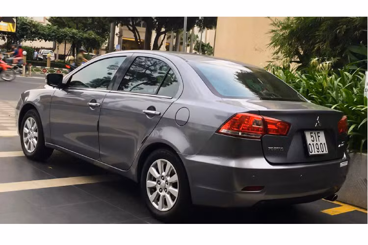 Bên dưới nắp ca-pô xe là động cơ xăng 4cyl thẳng hàng dung tích 2.0L (4B11) cho công suất tối đa 155 mã lực tại 6.000 vòng/phút và mô-men xoắn cực đại 205Nm đạt được tại 4.250 vòng/phút. Sức mạnh được truyền xuống cầu trước thông qua hộp số tự động vô cấp (CVT). Hơn nữa, người mua có thể độ thêm lẫy chuyển số trên vô lăng (plug &amp; play) để mang lại cảm giác cầm lái thú vị hơn