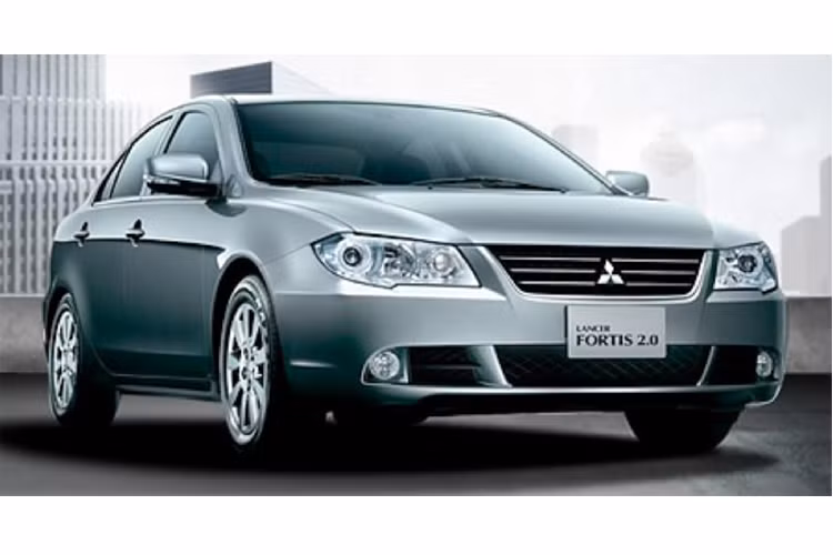 Lancer Fortis là một gợi ý dành cho những khách hàng đang tìm kiếm một chiếc xe hạng C độc đáo đã qua sử dụng để phục vụ cho gia đình.