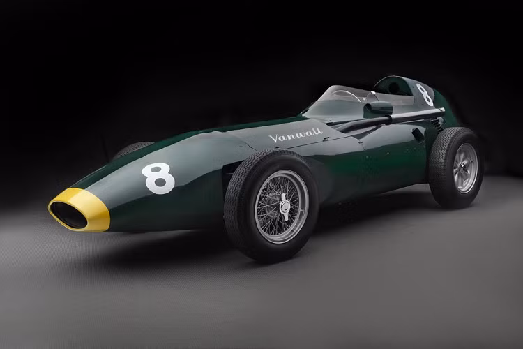 Trong năm 1957, thương hiệu Vanwall đã vinh quang giành được cúp vô địch Formula One Constructors Championship Trophy đầu tiên trên thế giới. Giờ đây, 62 năm sau, siêu xe Vanwall đang bất ngờ quay trở lại. Để chúc mừng 6 chiến thắng trong năm 1958, Vanwall, giờ lấy tên thương hiệu mới là Vanwall Group, đang chế tạo 6 chiếc xe kế tục dựa trên chiếc xe đua vô địch 1958.