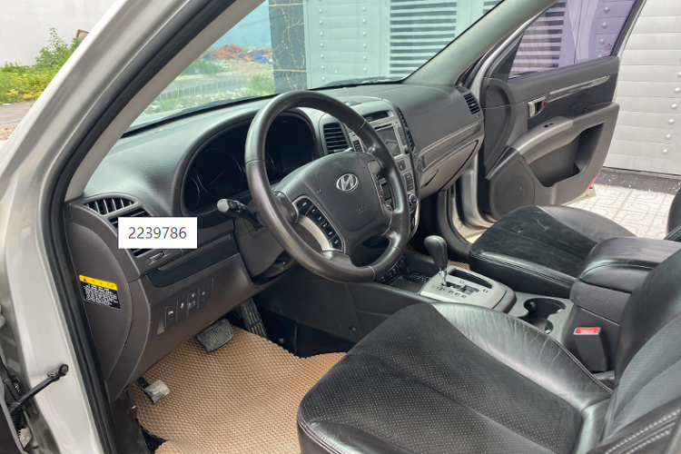 Ngay tại thời điểm này, để tìm được một chiếc SantaFe nhập Hàn có ODO thấp như chiếc này thì không thực sự dễ dàng, vì đa số xe SantaFe SLX đời cũ này được các chủ xe giữ lại sử dụng, và nếu có bán thì xe bán rất nhanh.