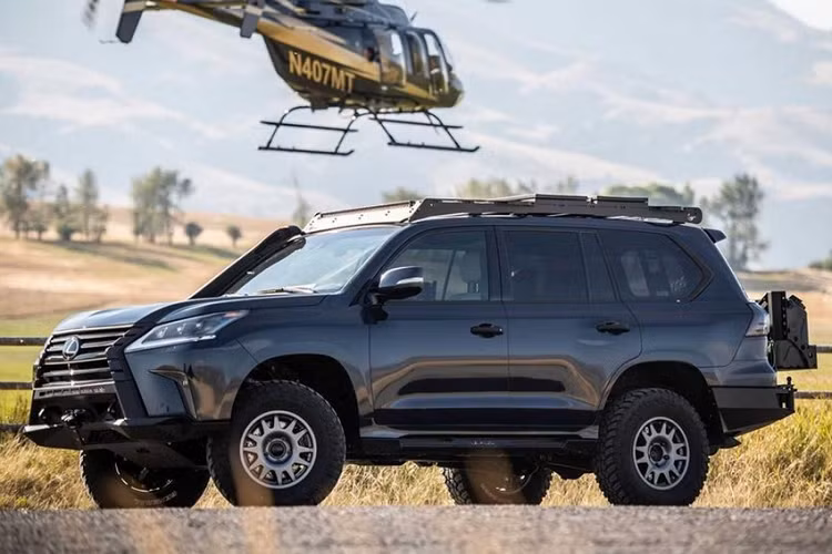 Tất cả những nâng cấp trên sẽ không lãng phí, vì J201 Concept sẽ ra mắt tại sự kiện Rebelle Rally kéo dài 10 ngày vào ngày 8 tháng 10 tới, một cuộc đua việt dã 2.000 km với toàn nữ tay đua. Cuộc đua diễn ra trên một chặng đường đầy thử thách chạy qua California và Nevada.