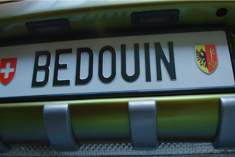 Ví dụ, hàng loạt bộ phận gồm ghế ngồi, khung hộp số, mặt táp lô, và các bề mặt của tấm ốp cửa đều được trang trí bằng chất liệu da mới.