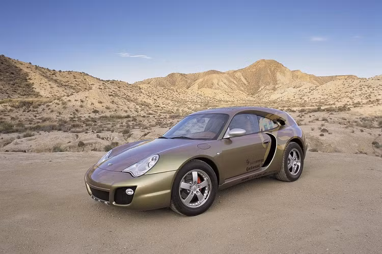 Rinspeed là một công ty Thụy Sĩ chuyên chế tạo xe concept mang tính đột phá sáng tạo. Kể từ khi thành lập từ năm 1979 cho tới nay, họ đã chịu trách nhiệm sản xuất một số mẫu xe concept quái đản nhất trên đời và chiếc Bedouin từ Porsche 911 trong bài viết này là một trong số đó.