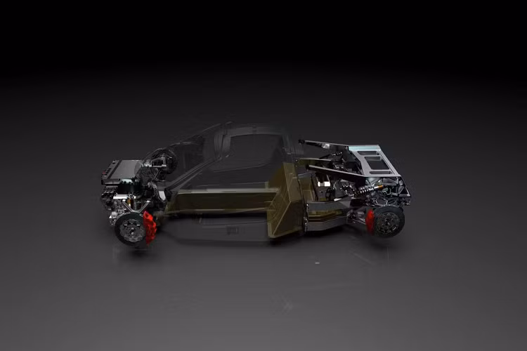 Bước vào trong cabin, người lái sẽ được chào đón bởi một “khoang lái lấy cảm hứng máy bay chiến đấu” với một bảng đồng hồ kỹ thuật số tân tiến, một cụm điều khiển trung tâm tối giản, và một số bề mặt bằng sợi carbon lộ thiên. Công ty cũng cho biết khách hàng có thể tự do cá nhân hóa cabin với chất liệu da cao cấp, kim loại và đá quý.