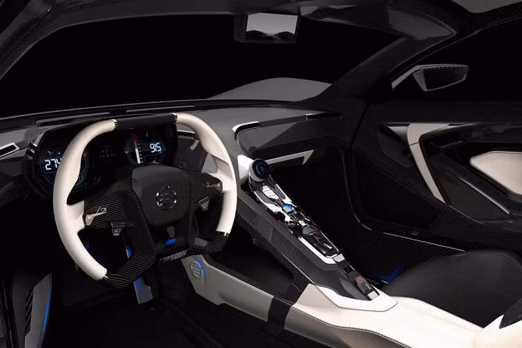 Elation Freedom chạy điện có ngoại thất ấn tượng mà làm gợi nhớ tới một hypercar khác là Lotus Evija. Trước mắt, công ty không đi vào nhiều chi tiết cụ thể, nhưng các bức ảnh tạo từ máy tính gợi ý rằng Freedom sẽ có tấm chẻ gió phía trước bằng sợi carbon, các hốc thông gió lớn ở mũi và thanh ốp sườn khí động học. Chúng ta cũng dễ dàng nhận thấy những chi tiết thú vị khác như cửa cánh chim, cánh gió chủ động phía sau và một bộ khuếch tán gió cực lớn.