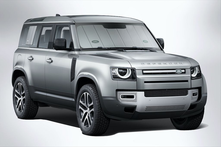 Mức giá xe Land Rover Defender 2020 chính hãng tại Việt Nam sẽ bao gồm các mức từ 3,715 tỷ đồng; 4,005 tỷ đồng; 5,120 tỷ đồng và 6,045 tỷ đồng. Ở thời điểm hiện tại, khách hàng có thể đặt trước các phiên bản 110 của dòng Defender. Ngoài ra, giá bán tiêu chuẩn dự kiến của các phiên bản 90 sẽ được cập nhật sau trong thời gian tới.