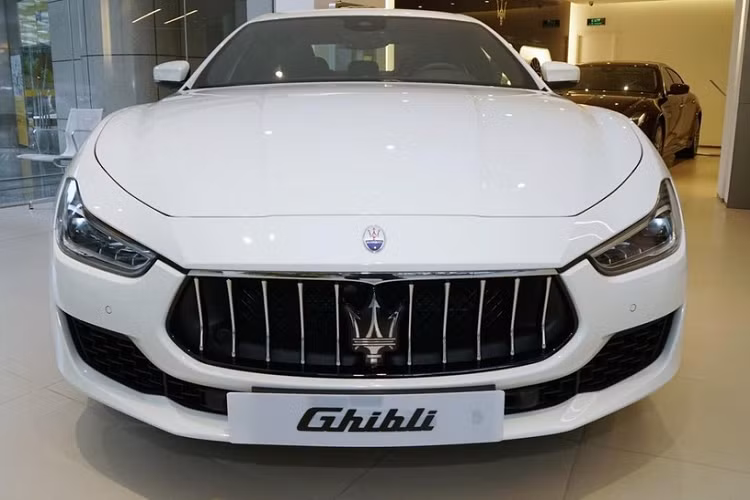 Mãi đến nay, chiếc xe Maserati Ghibli Scatenato đã được bàn giao cho chủ nhân và khá ấn tượng là một khách hàng ở miền Tây đã sở hữu chiếc Maserati Ghibli đặc biệt chỉ sản xuất 100 xe trên toàn thế giới này.
