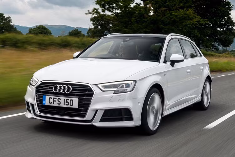 Đây là đứa con thứ 3 trong gia đình Volkswagen góp mặt trong danh sách này bên cạnh Golf và Leon. A3 là mẫu xe rất ăn khách với khoảng 10 triệu xe xuất xưởng mỗi năm. Mẫu hatchback của Đức có các phiên bản động cơ xăng TFSI và diesel TDI tiết kiệm nhiên liệu, chi phí sở hữu thấp.