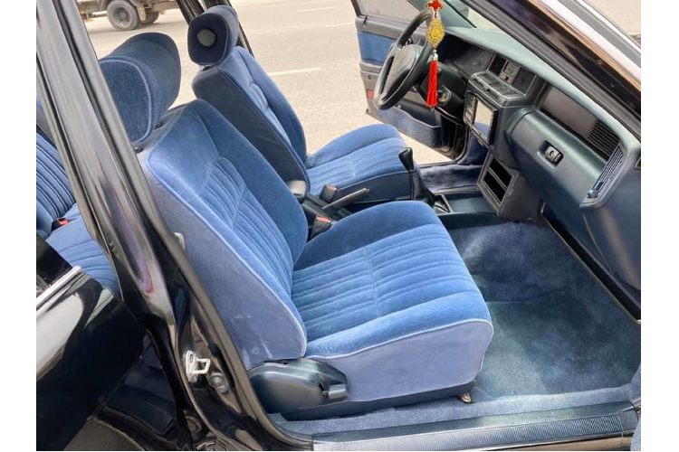 Cung cấp sức mạnh cho chiếc Toyota Crown đời 1993 động cơ 6 cyl thẳng hàng (I6) dung tích 3.0L hút khí tự nhiên (2JZ), DOHC, cho công suất 223 mã lực tại 4.800 vòng/phút, mô-men xoắn đực đại 280Nm tại 5.800 vòng/phút.