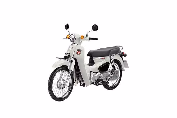 Điều này cũng đồng nghĩa với việc tỉ số nén của xe đã được điều chỉnh tăng từ 9.3:1 lên 10.0:1, giúp chiếc xe có thể vận hành một cách linh hoạt với sức mạnh được cải thiện.