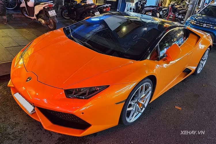 Từng là chiếc siêu xe Lamborghini Huracan sở hữu nhiều chi tiết độ khá lạ và đắt tiền, không giống bất kỳ chiếc nào khác tại Việt Nam, vậy mà giờ đây "siêu bò" Ý lại quyết định bỏ lại tất cả để trở lại diện mạo ban đầu.