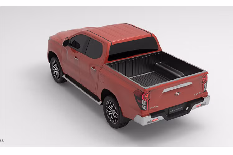 Nắp ca-pô và thân xe đầy những đường gân mềm mại, khoẻ khoắn và cuối cùng là cụm đèn hậu full-LED sắc sảo.