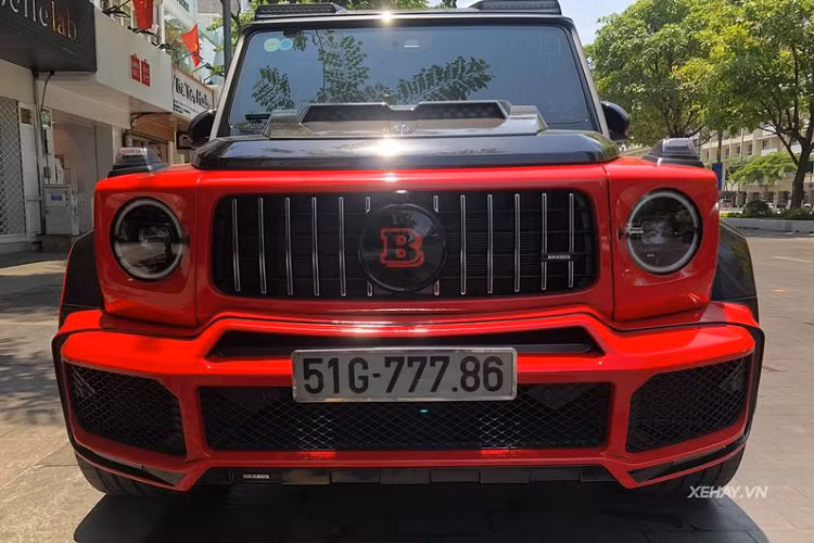 Được biết, ngoài việc nâng cấp gói độ Brabus 700 Widestar, chiếc Mercedes-AMG G 63 này không có sự thay đổi nào về hệ truyền động. Xe vẫn sử dụng động cơ V8 4.0L tăng áp kép, cho công suất 577 mã lực và mô-men xoắn 850Nm, kết hợp với hộp số tự động 9 cấp. G63 AMG có thể tăng tốc từ 0-100km/h trong 4,5 giây trước khi đạt tốc độ tối đa 220km/h.