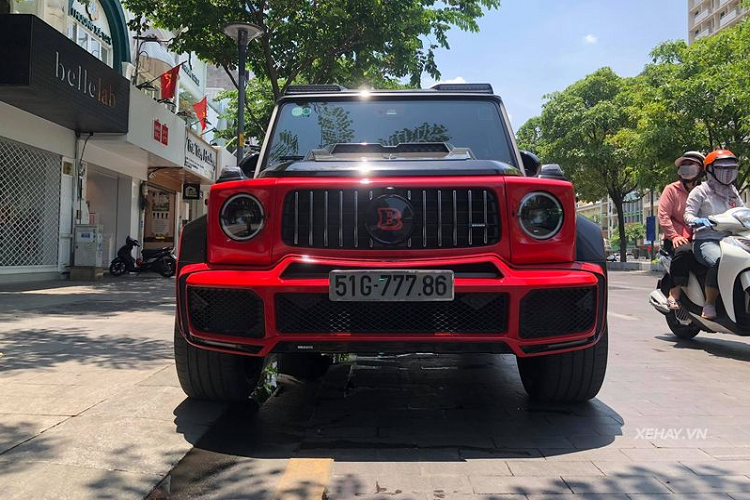 Mẫu xe SUV Mercedes-AMG G63 được ví như "ông vua địa hình" của thương hiệu Ngôi sao ba cánh trên toàn thế giới. Tại Việt Nam, sức hút của G63 cũng không hề nhỏ khi luôn được giới nhà giàu săn đón và sở hữu.