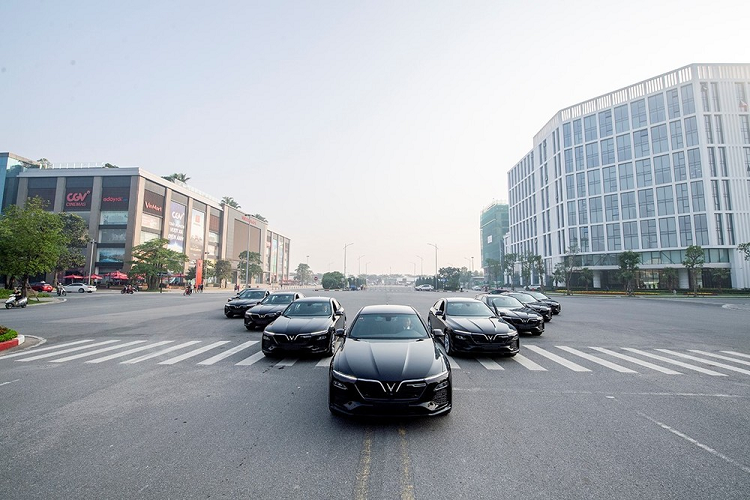 Xe oto VinFast phuc vu ASEAN 2020 thanh ly, giam toi 120 trieu dong-Hinh-2