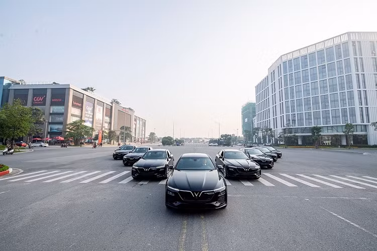 Xe oto VinFast phuc vu ASEAN 2020 thanh ly, giam toi 120 trieu dong-Hinh-2